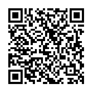两个鬼将挥舞钢叉将堆积在他们身体周围的巨石和月精轮震飞二维码生成