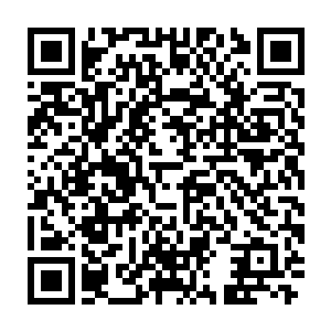在他们那边司令部所在的战堡里投下了几颗重型的白磷凝胶燃烧弹二维码生成