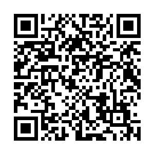 在枪口移动中将瞄准的十字线对准了敌人的一刹那随即开枪二维码生成
