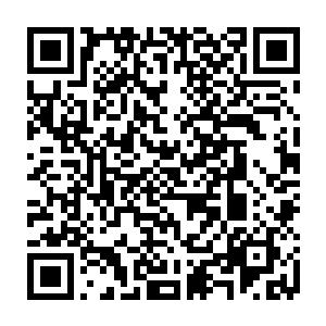 它将目光转移到了马西城那用大理石与汉白玉构造而成的巨大凯旋门建筑二维码生成