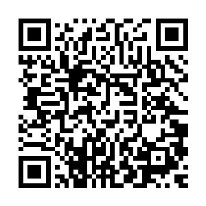 就发现……秦方正在用一根细条条的绳子将他的身体捆绑了起来二维码生成