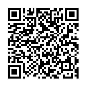 当你看到周围同僚们白勺办公室都还是在用文革时代的办公桌二维码生成