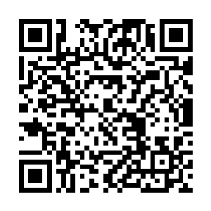 暗卫们从暗中犹如潮水一样涌出围在了慕容冲的身边二维码生成